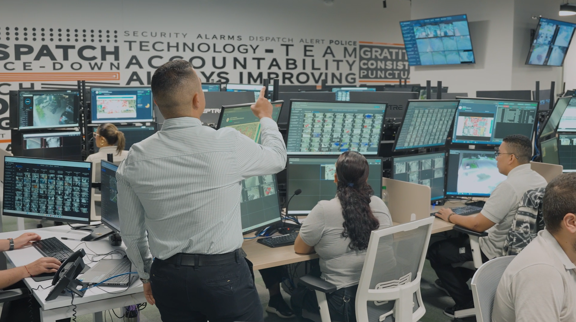 Central Station director guiding operators as they work with the Kamee platform